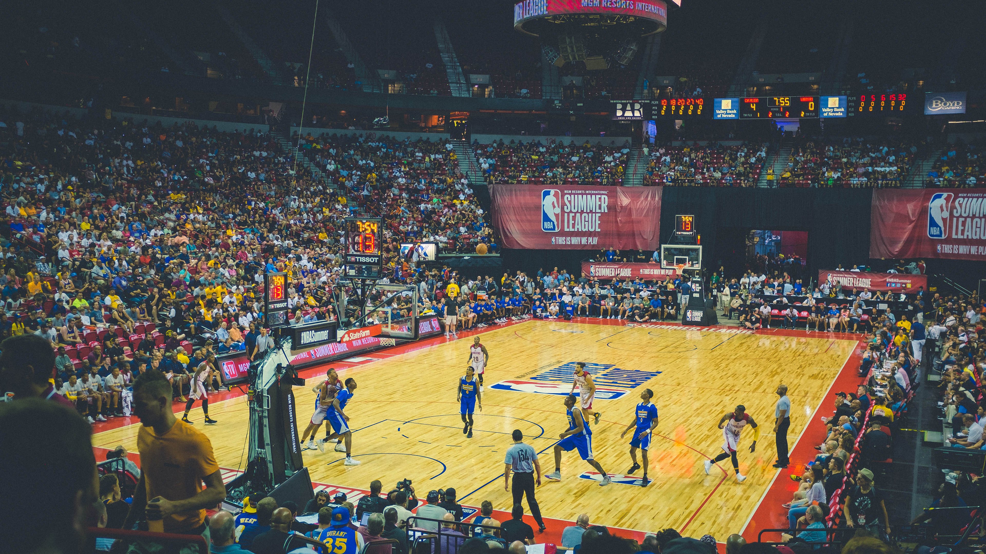 《湖人替补席表现出色，球队深度得到体现》，湖人队替补球员